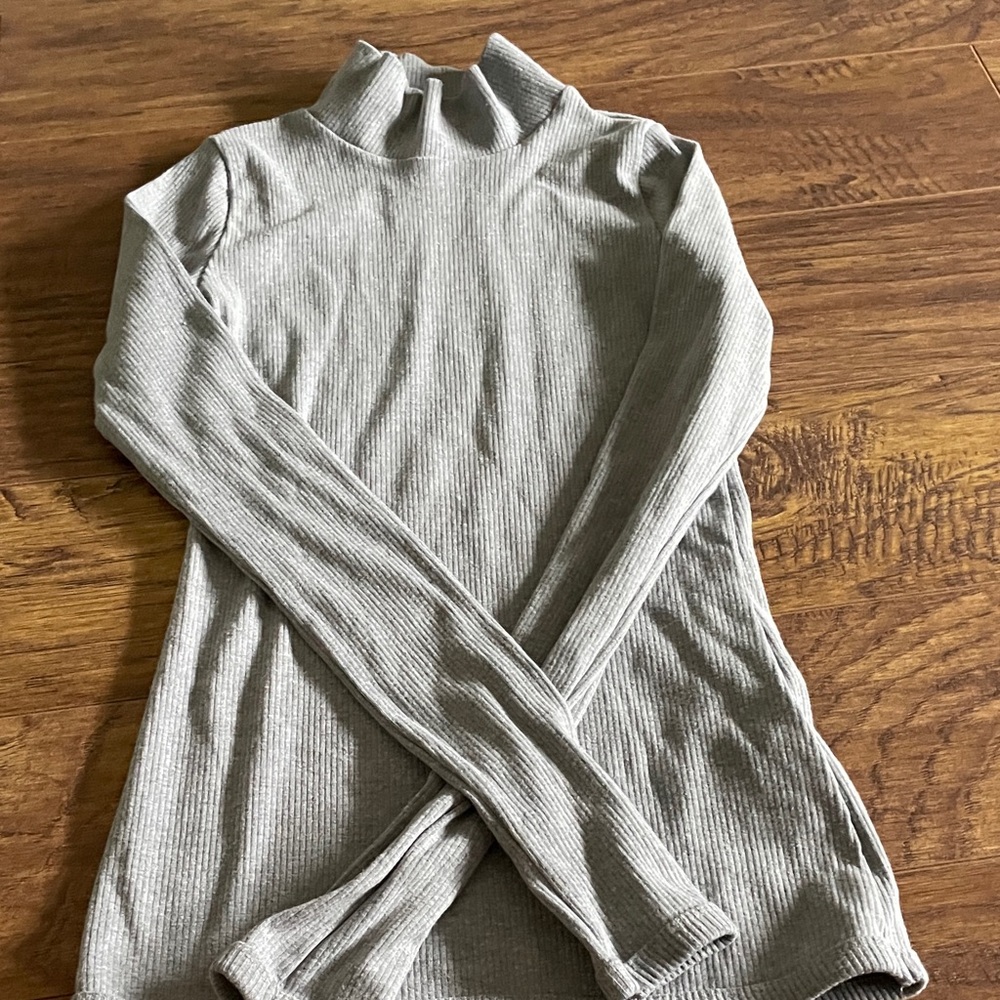 Abercrombie & Fitch Women's Gray Turtleneck Top - Picture 2 of 3